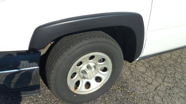 Used 2006 Chevrolet Silverado 1500 W/T RWD image 9