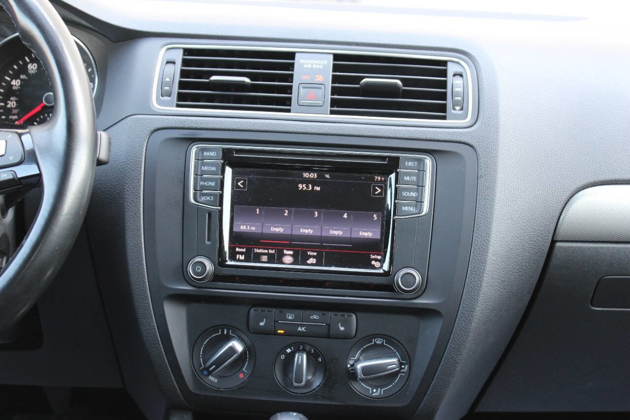 Used 2017 Volkswagen Jetta SE image 20