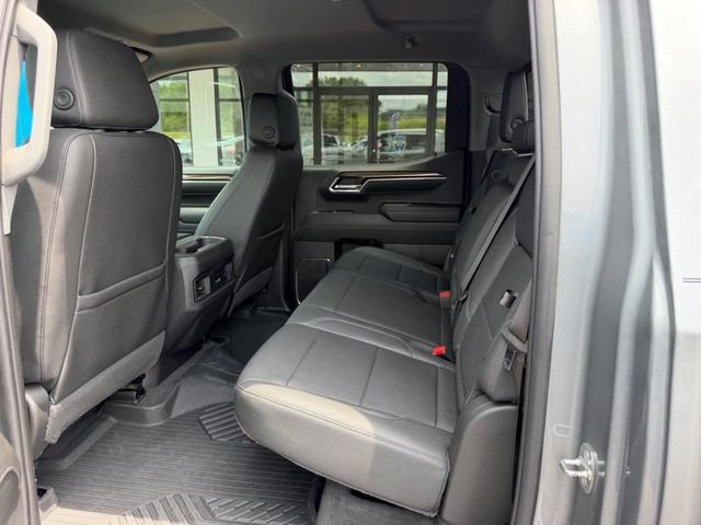 Used 2024 Chevrolet Silverado 1500 LT Trail Boss w/ LT Trail Boss Premium Package AWD/4WD image 9