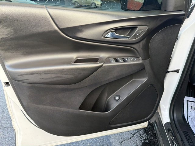 Used 2019 Chevrolet Equinox LT w/ Sun & Navigation Package image 10