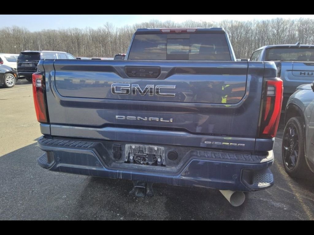 Used 2025 GMC Sierra 2500 Denali Ultimate image 8