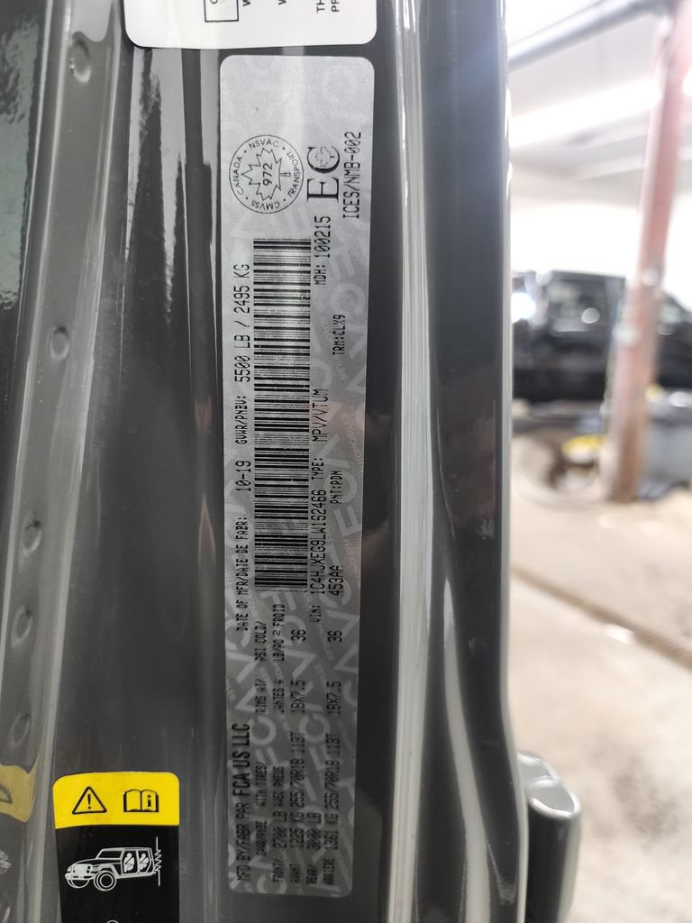 Used 2020 Jeep Wrangler Unlimited Sahara w/ Uconnect 4C Nav & Sound Group AWD/4WD image 39