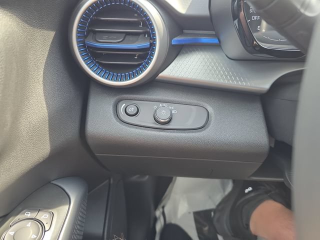 New 2026 Chevrolet Trax LS w/ LS Convenience Package FWD image 18