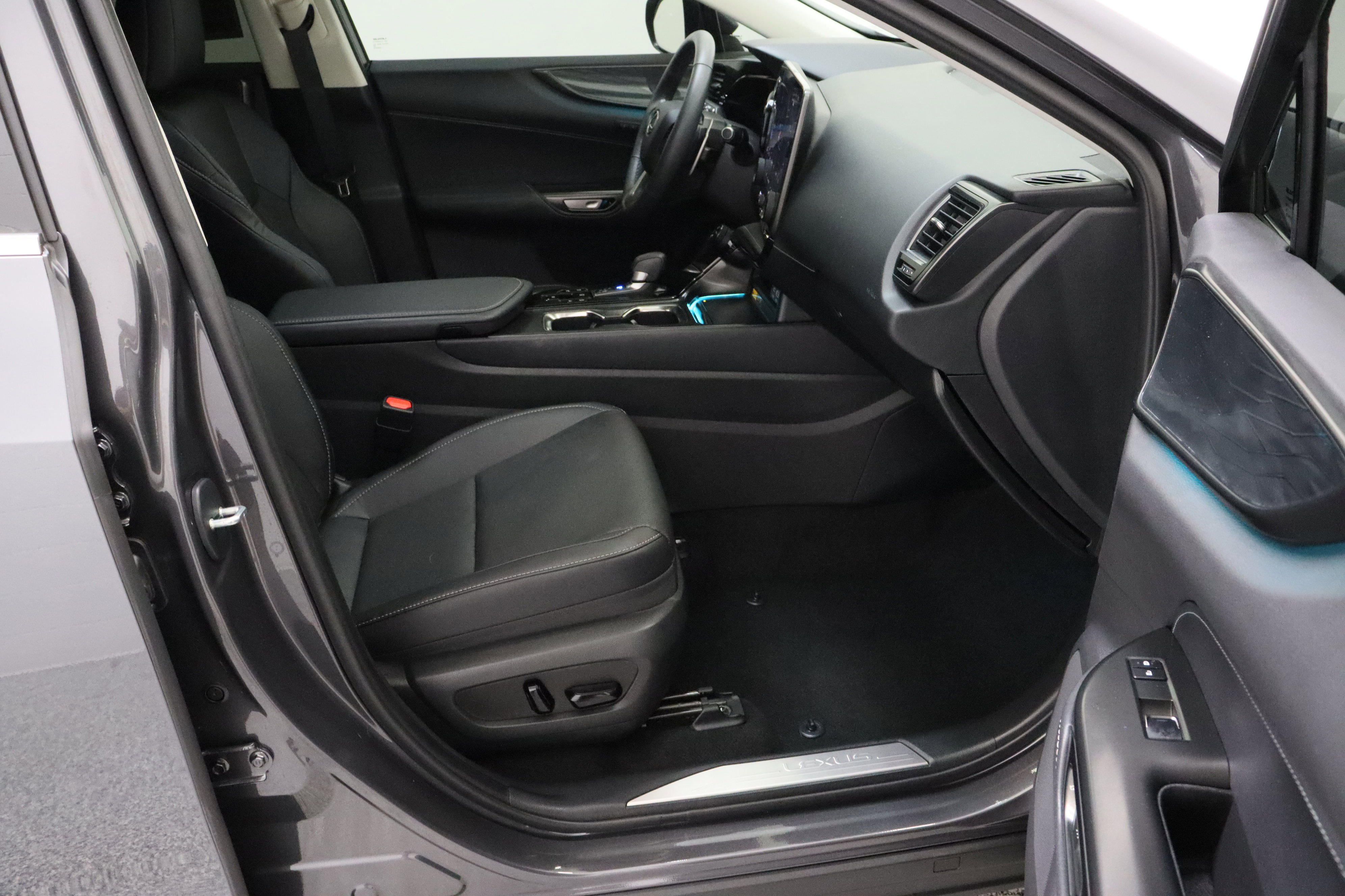 Used 2025 Lexus NX 350 AWD w/ Cold Area Package image 41