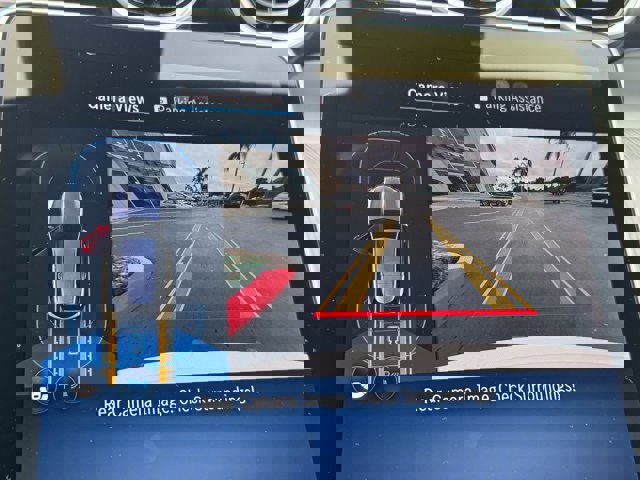 Used 2025 Mercedes-Benz GLC 300 4MATIC image 22