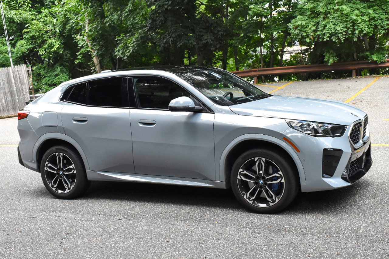 Used 2026 BMW X2 xDrive28i AWD/4WD image 10