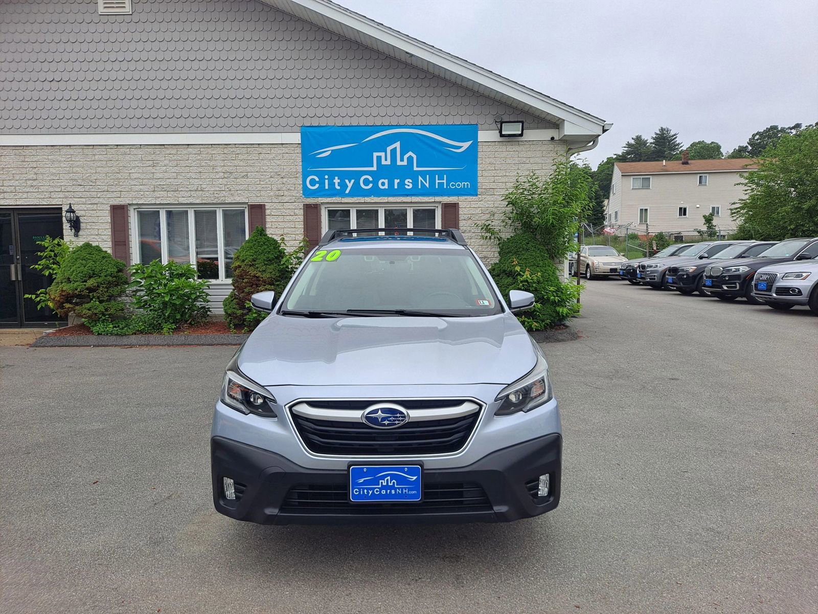 Used 2020 Subaru Outback Premium image 3
