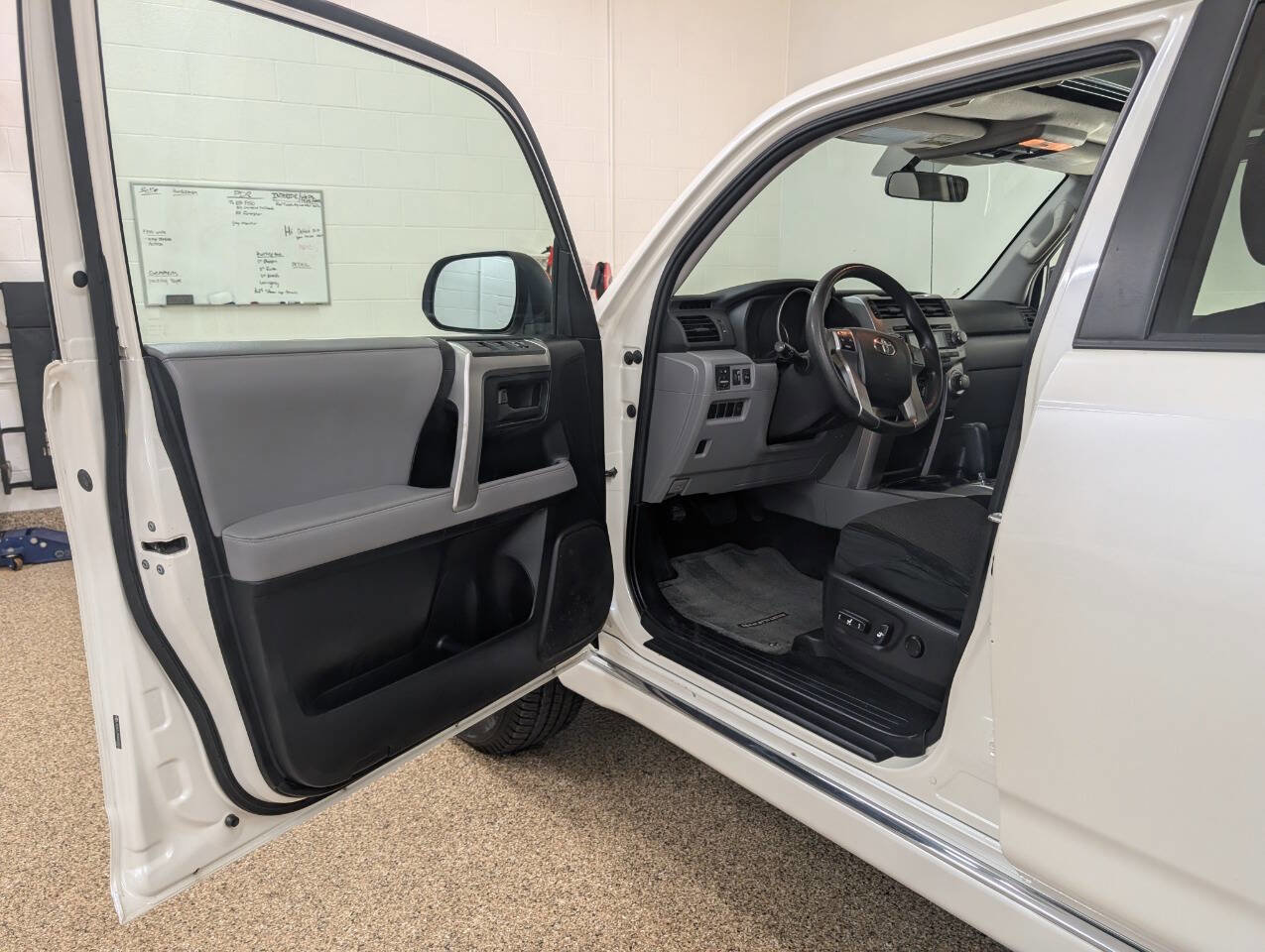 Used 2010 Toyota 4Runner SR5 image 6