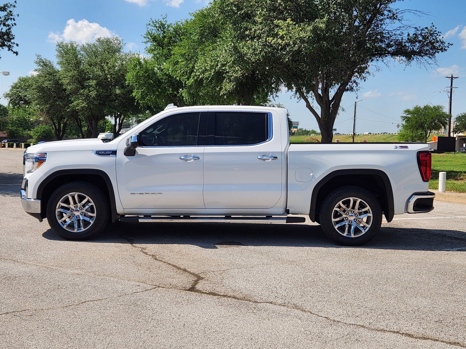 Used 2019 GMC Sierra 1500 SLT w/ SLT Premium Plus Package AWD/4WD image 3