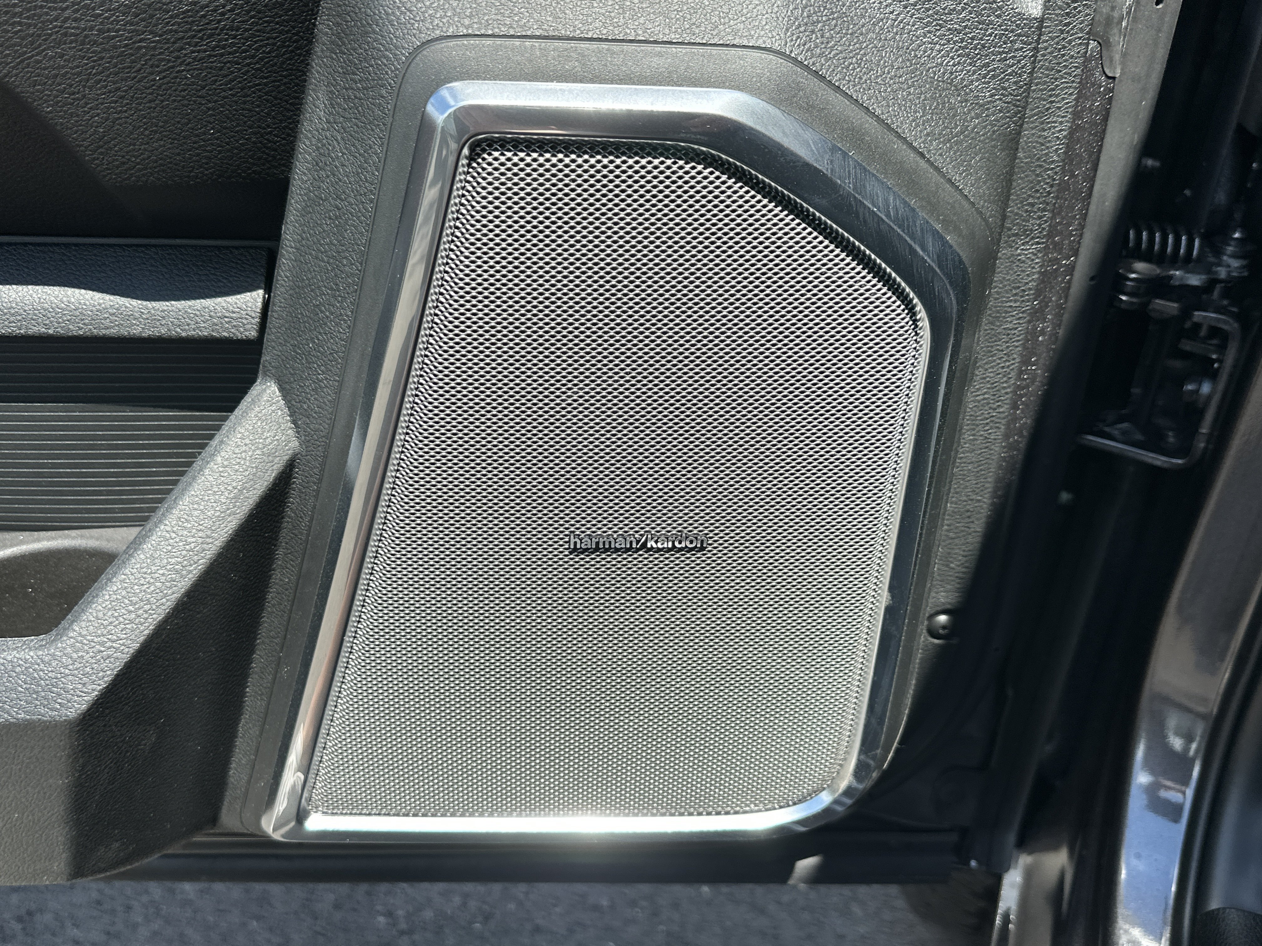 New 2026 RAM 2500 Laramie AWD/4WD image 14