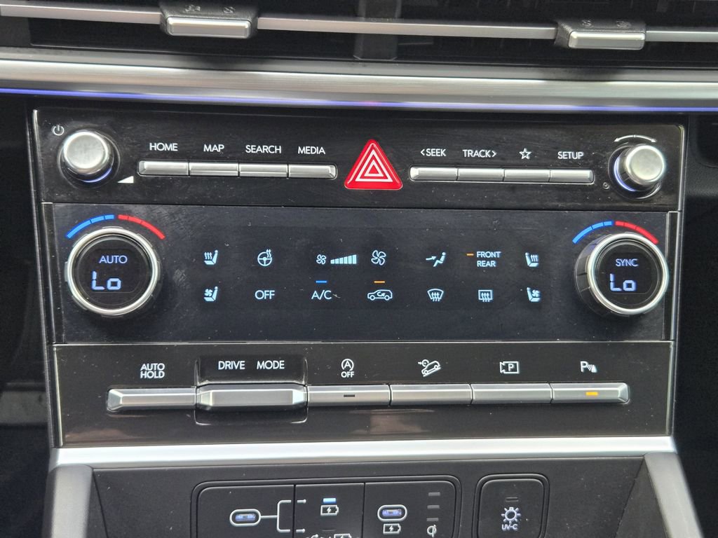 Used 2024 Hyundai Santa Fe Limited image 17