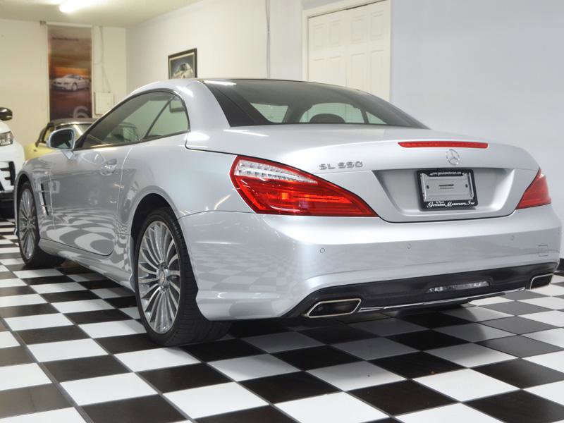 Used 2016 Mercedes-Benz SL 550 550 w/ Driver Assistance Package image 7