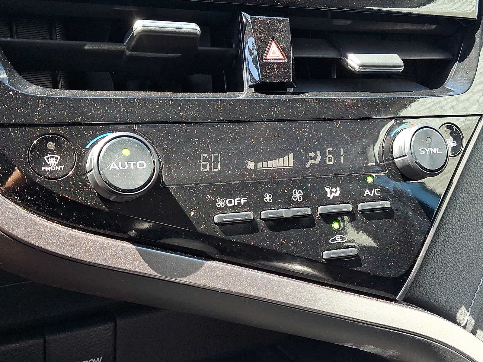 Used 2023 Toyota Camry SE w/ Convenience Package FWD image 17