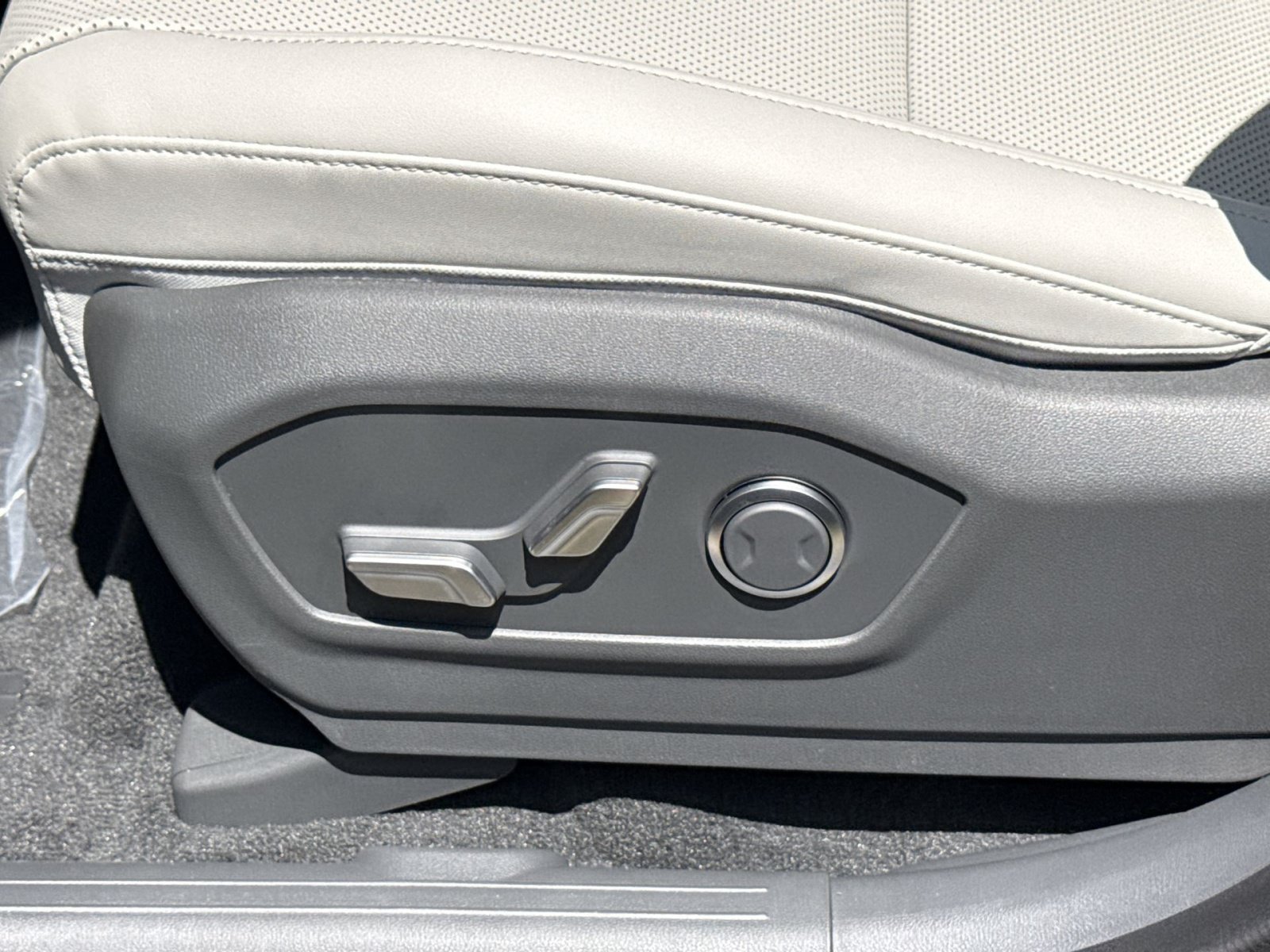 New 2027 Hyundai Santa Fe SEL AWD/4WD image 14