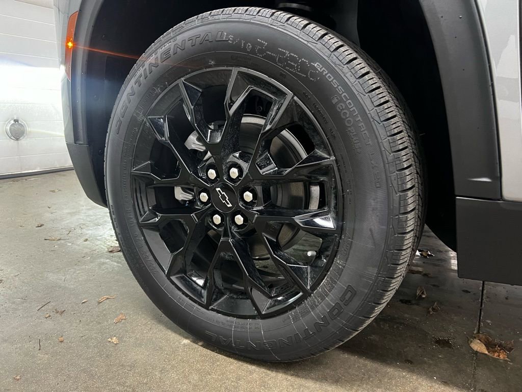 New 2026 Chevrolet Traverse LT w/ Midnight/Sport Edition image 9