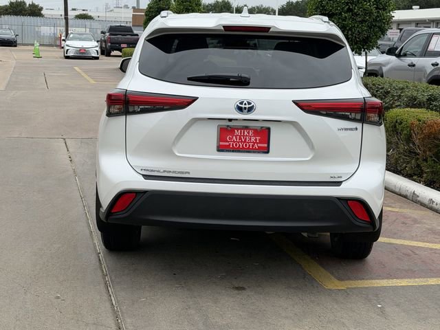Used 2023 Toyota Highlander XLE FWD image 6