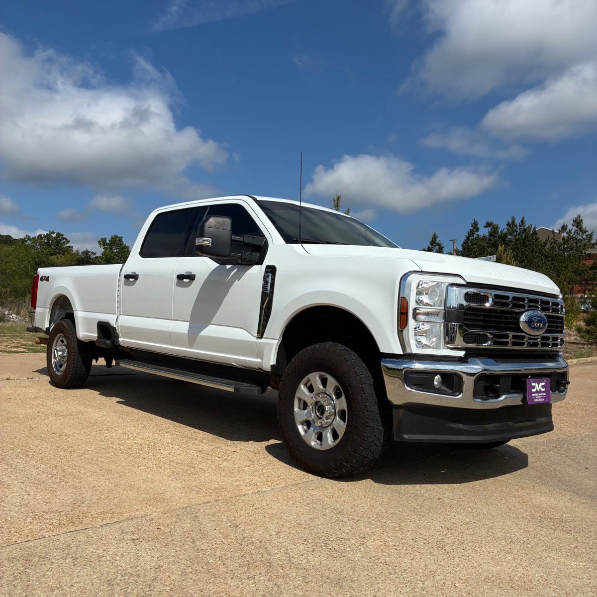 Used 2024 Ford F350 XLT AWD/4WD image 3
