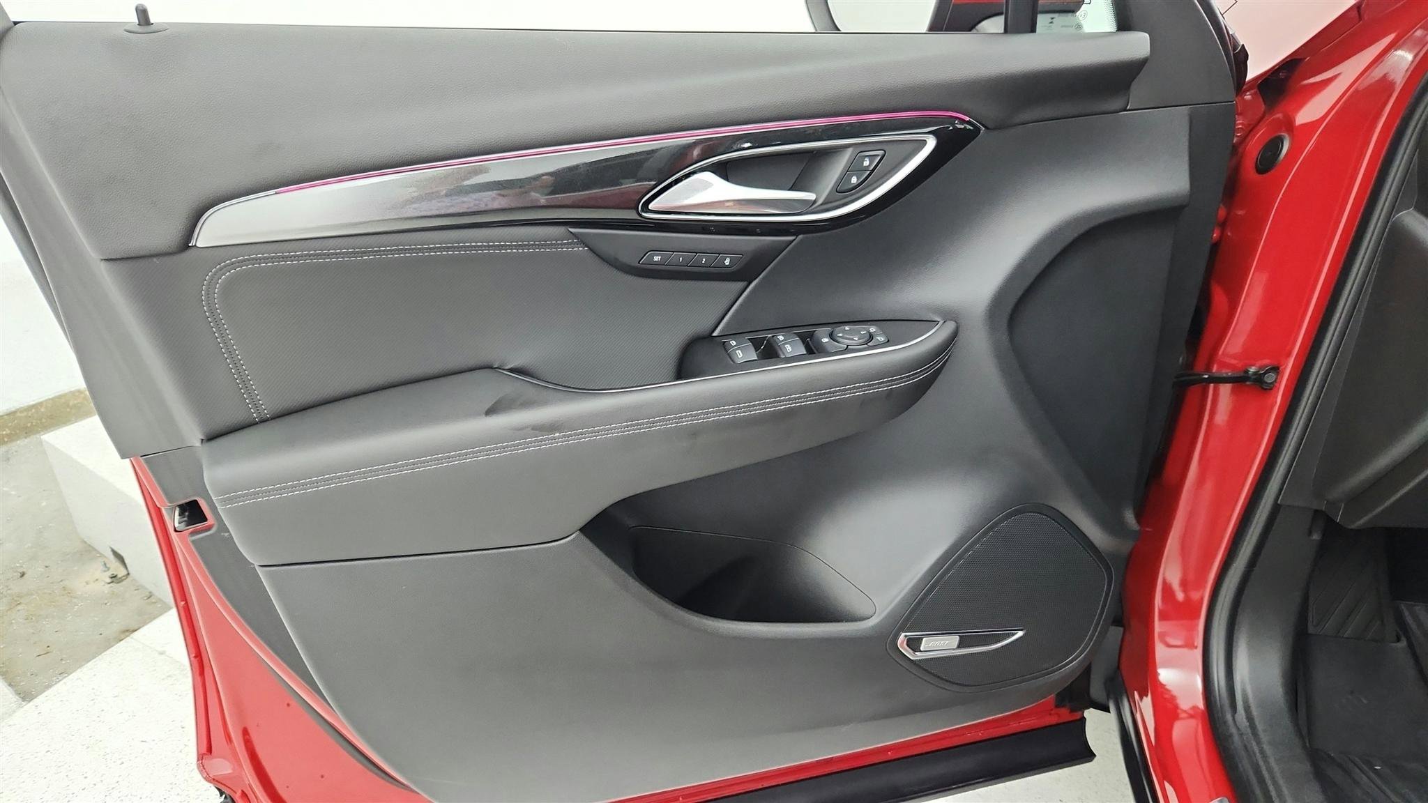 Used 2025 Buick Envision Preferred AWD/4WD image 40