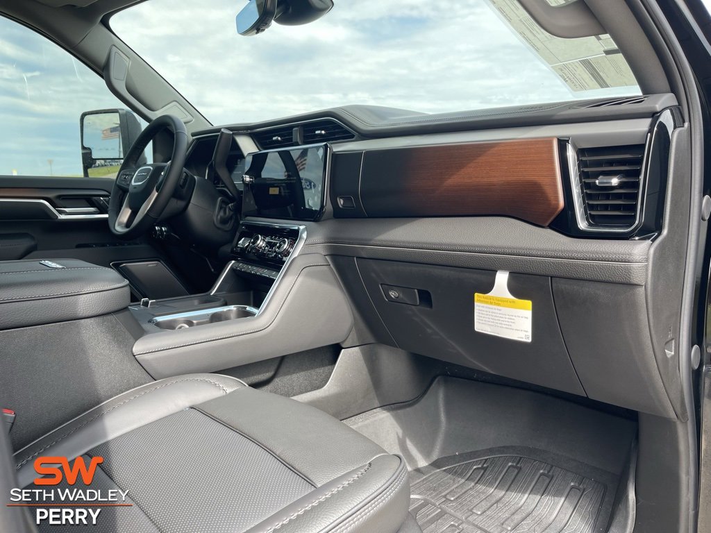 New 2025 GMC Sierra 2500 Denali w/ Denali Reserve Package image 10