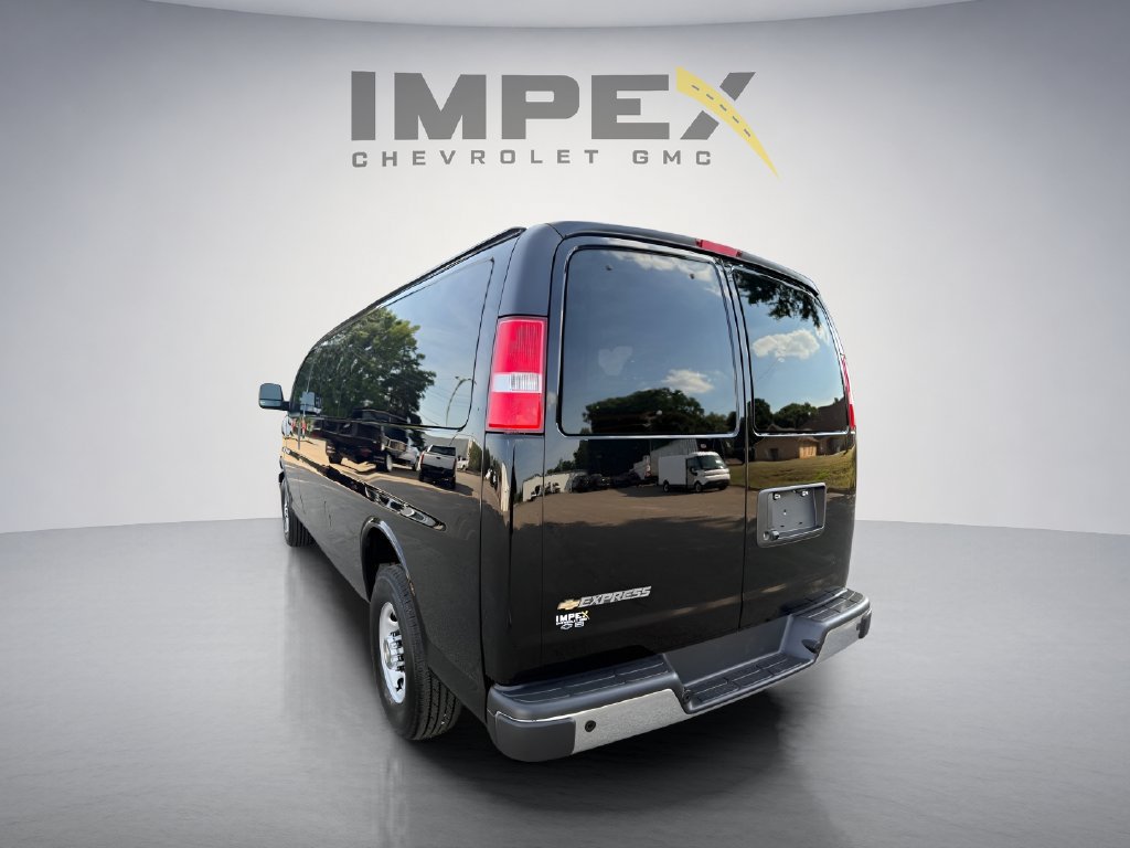 New 2026 Chevrolet Express 3500 LT w/ LT Preferred Equipment Group RWD image 3