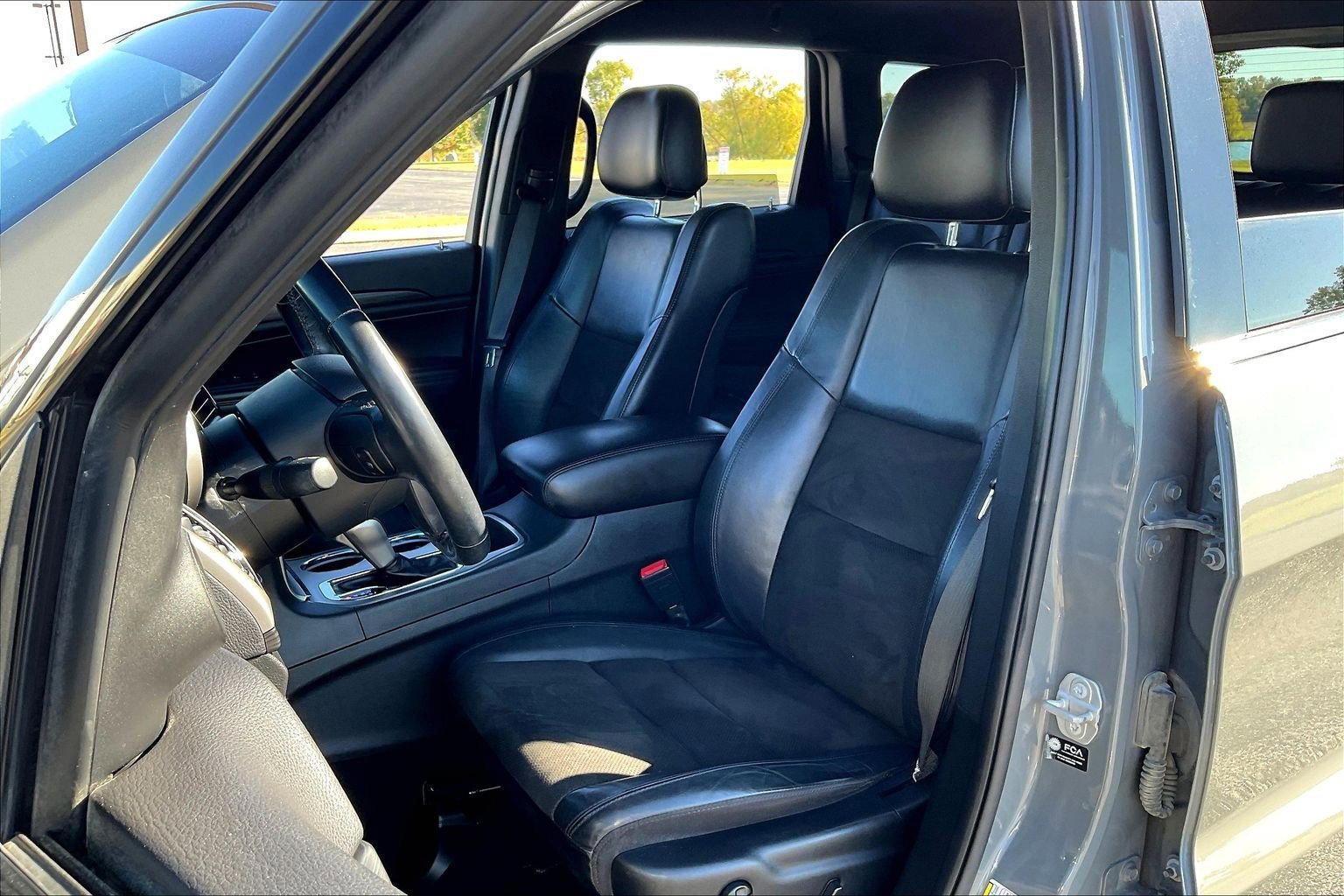 Used 2021 Jeep Grand Cherokee Laredo X image 7