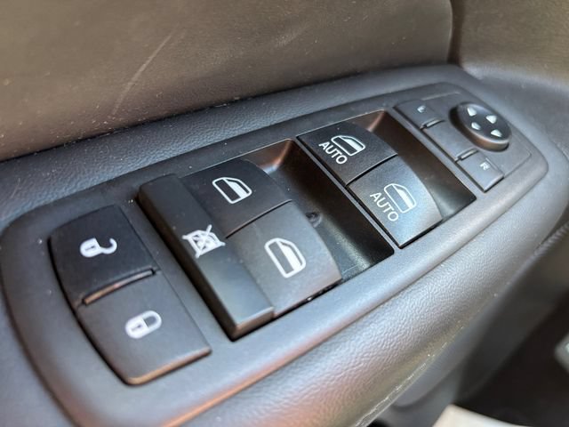 Used 2021 Jeep Grand Cherokee Laredo X AWD/4WD image 16