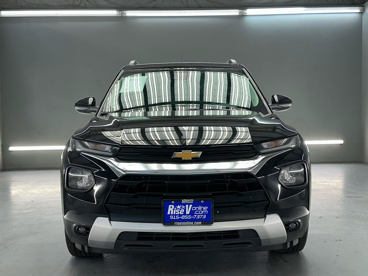 Used 2023 Chevrolet TrailBlazer LT FWD image 2