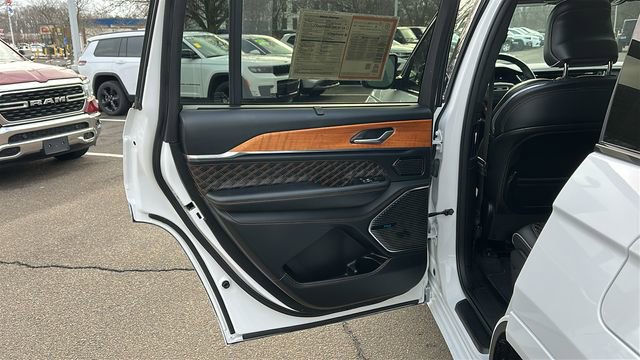 Used 2021 Jeep Grand Cherokee L Summit image 23