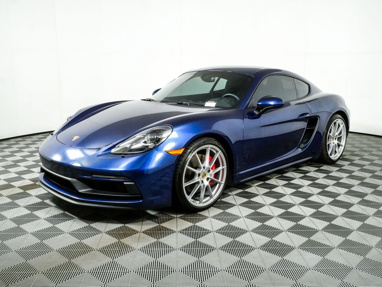 Certified 2024 Porsche 718 Cayman GTS RWD image 1