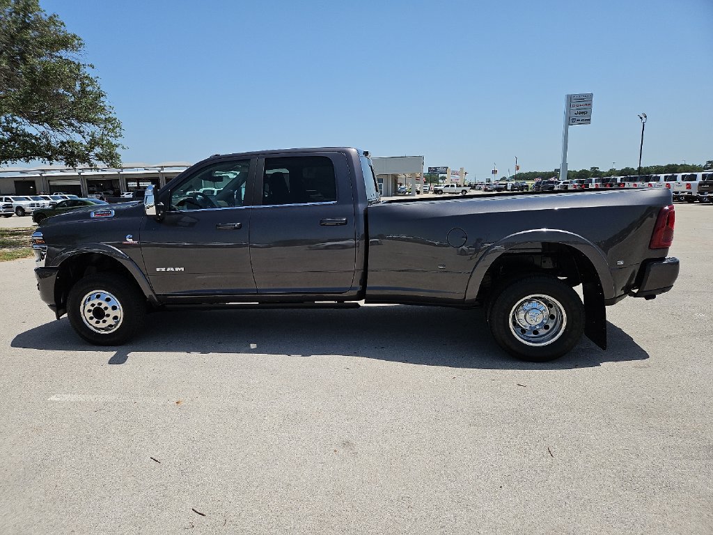 Used 2026 RAM 3500 Longhorn AWD/4WD image 3