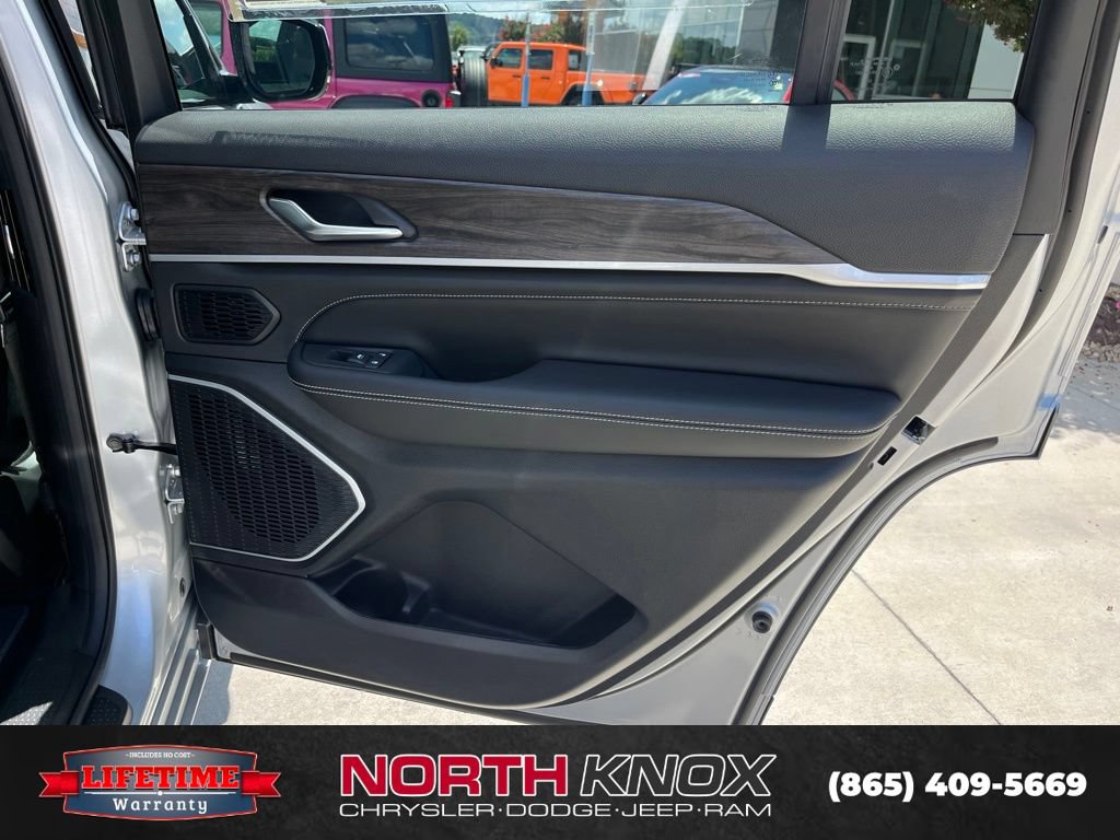 New 2026 Jeep Grand Cherokee L Limited AWD/4WD image 27