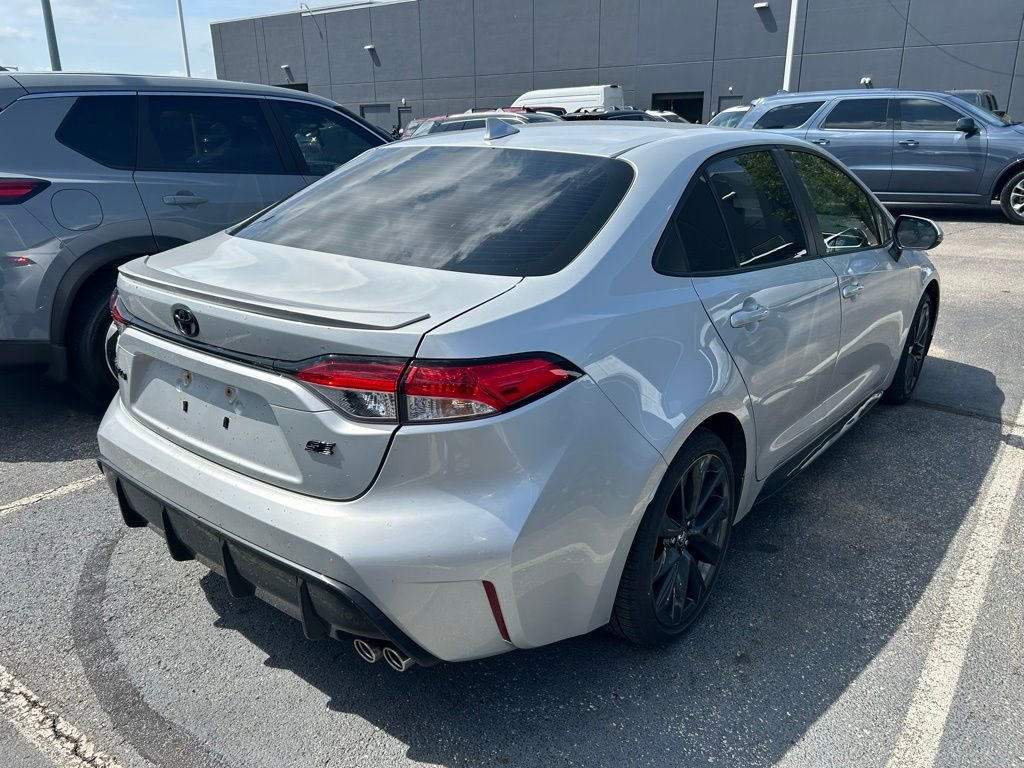 Used 2023 Toyota Corolla SE image 3