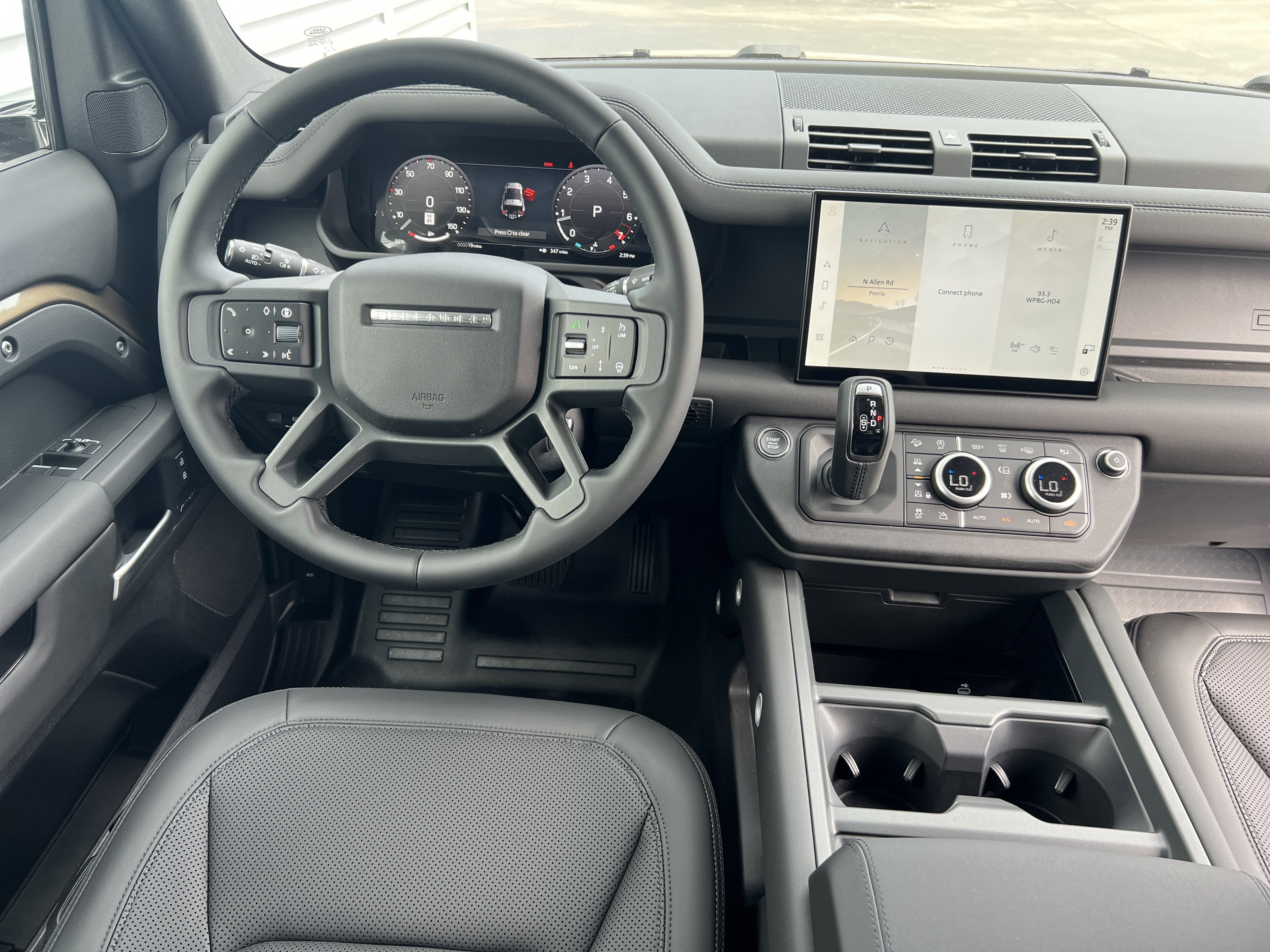 New 2025 Land Rover Defender 90 S image 10