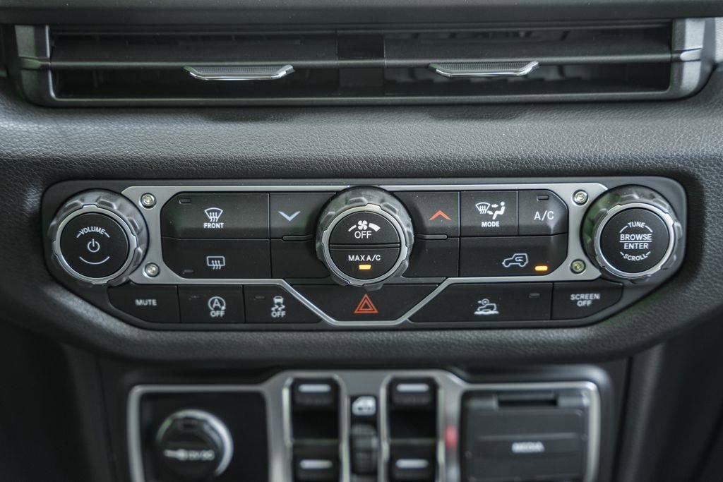 New 2025 Jeep Gladiator Sport AWD/4WD image 24