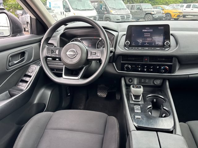 Used 2024 Nissan Rogue S FWD image 11