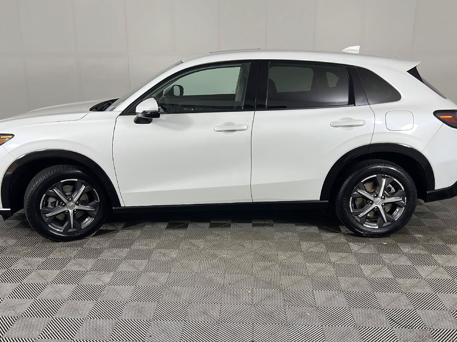 Used 2023 Honda HR-V EX-L image 50