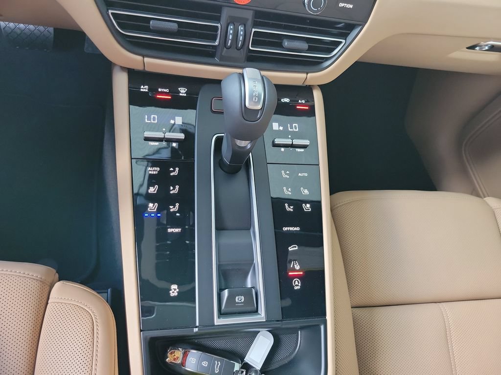 New 2026 Porsche Macan AWD/4WD image 29