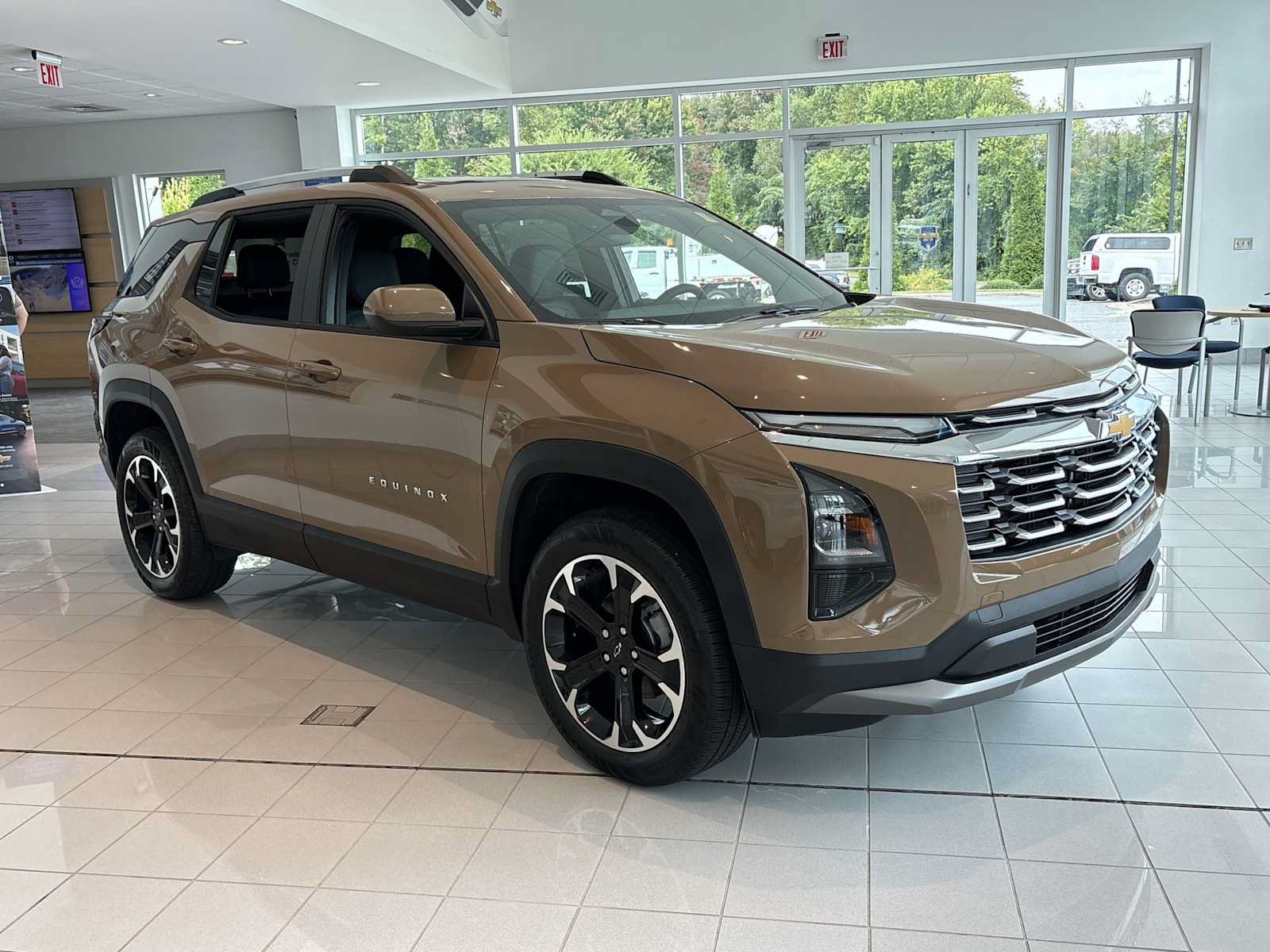 New 2027 Chevrolet Equinox LT w/ Convenience Package II AWD/4WD image 4