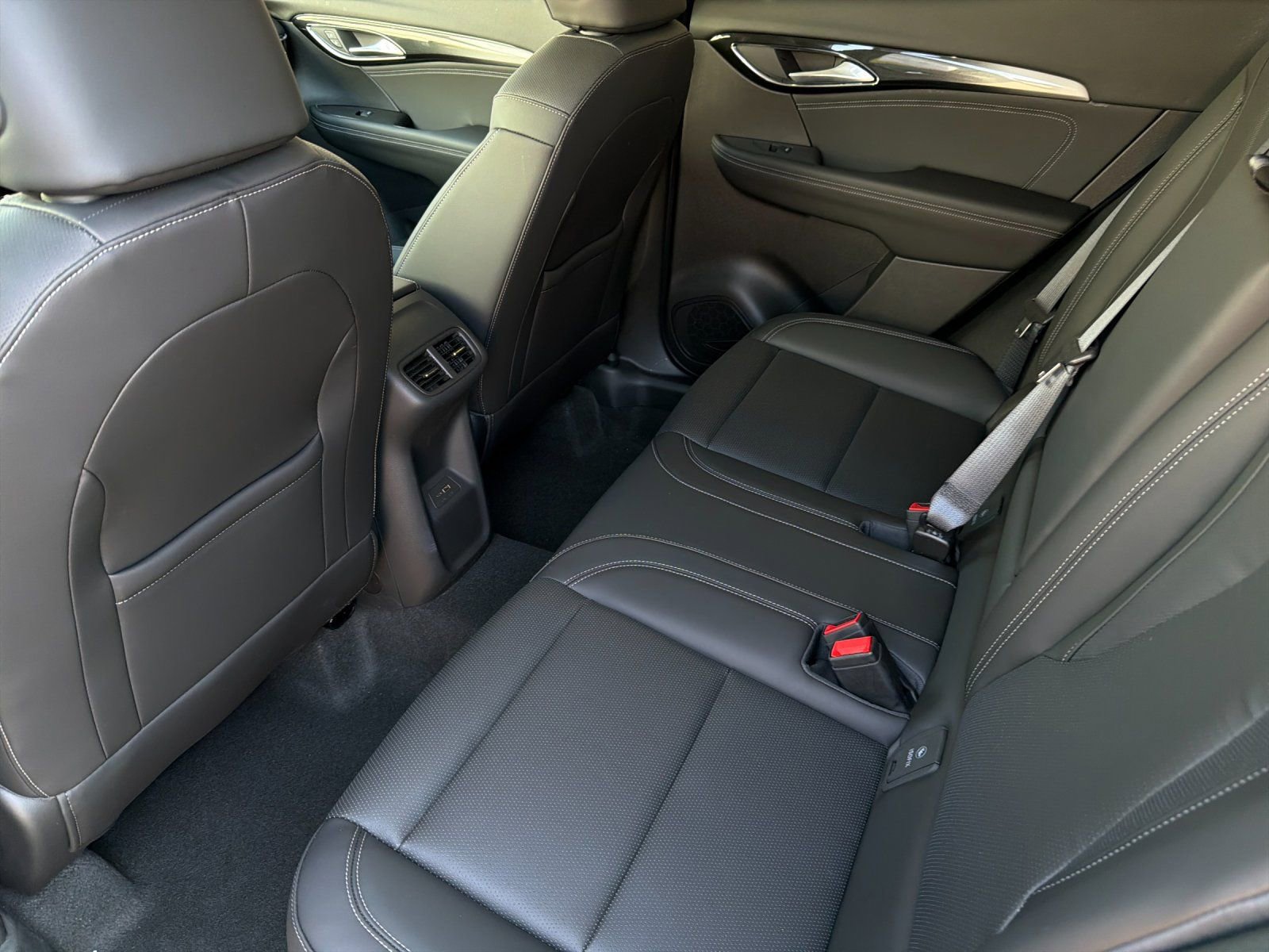 New 2025 Buick Envision Preferred image 12