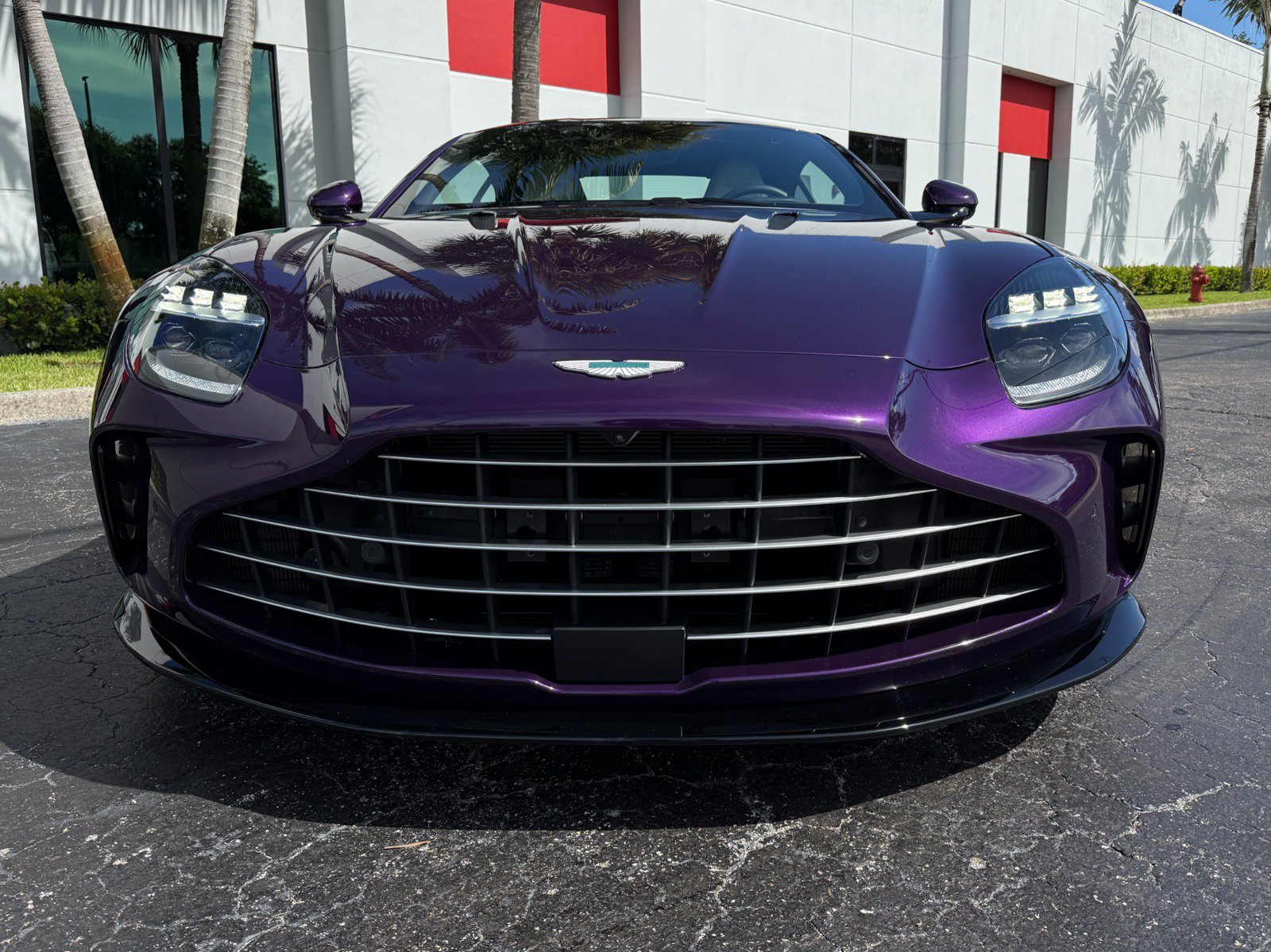 Used 2025 Aston Martin V8 Vantage Coupe RWD image 15