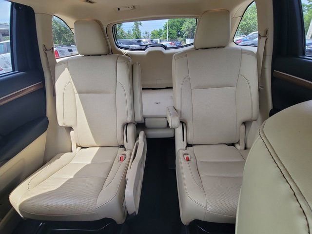 Used 2017 Toyota Highlander Limited Platinum image 5