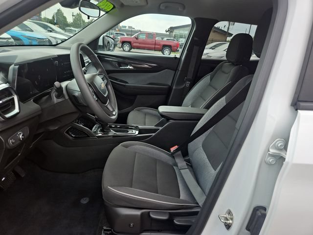 Used 2024 Chevrolet TrailBlazer LT w/ Driver Confidence Package FWD image 10