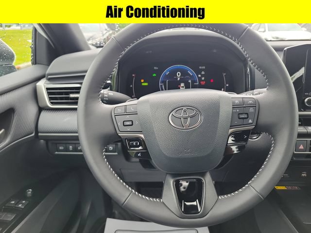 Used 2026 Toyota Camry SE FWD image 10