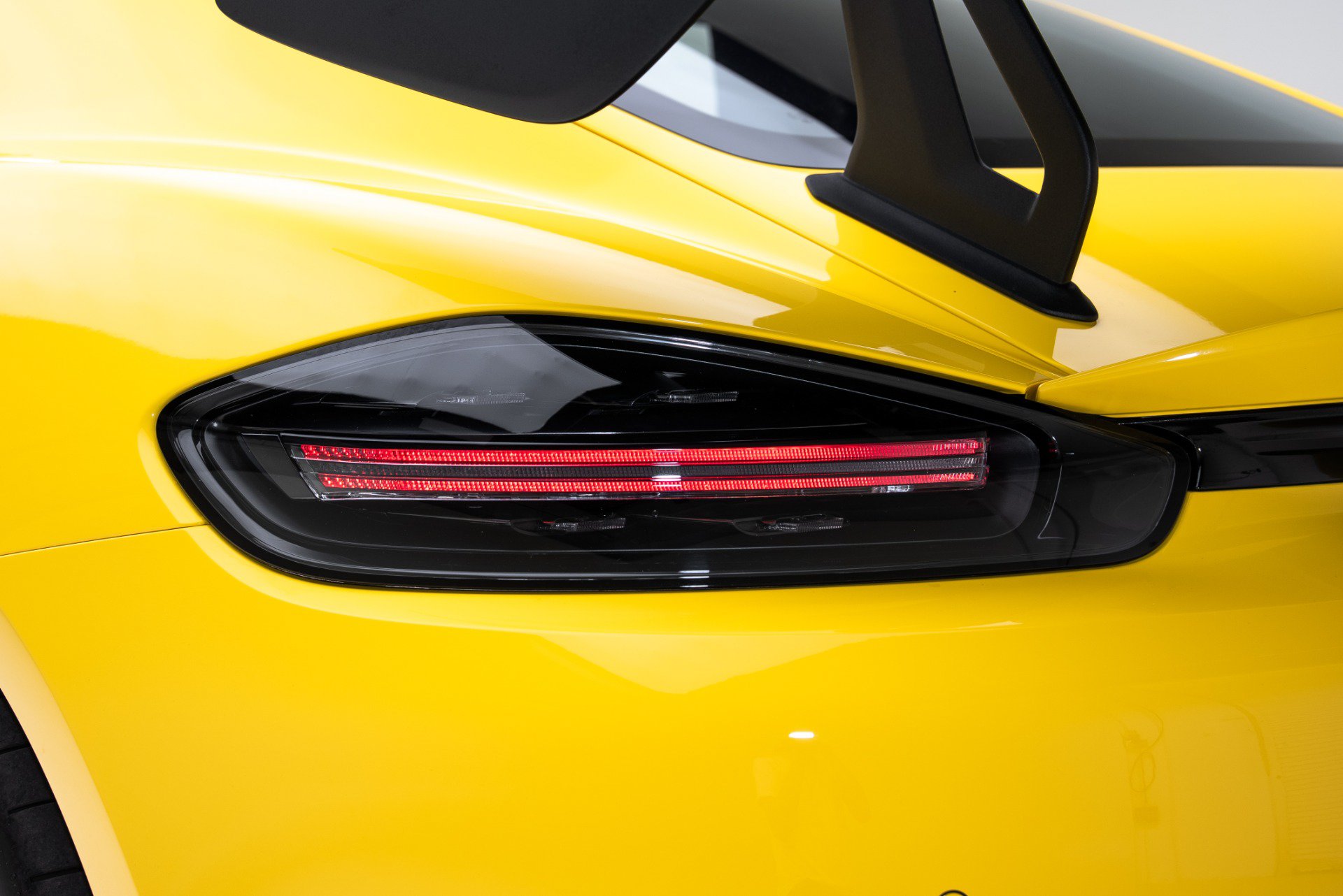 Used 2024 Porsche 718 Cayman GT4 RS RWD image 31