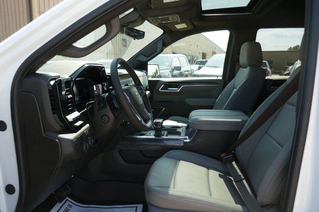 New 2026 Chevrolet Silverado 1500 LTZ w/ LTZ Premium Package image 14