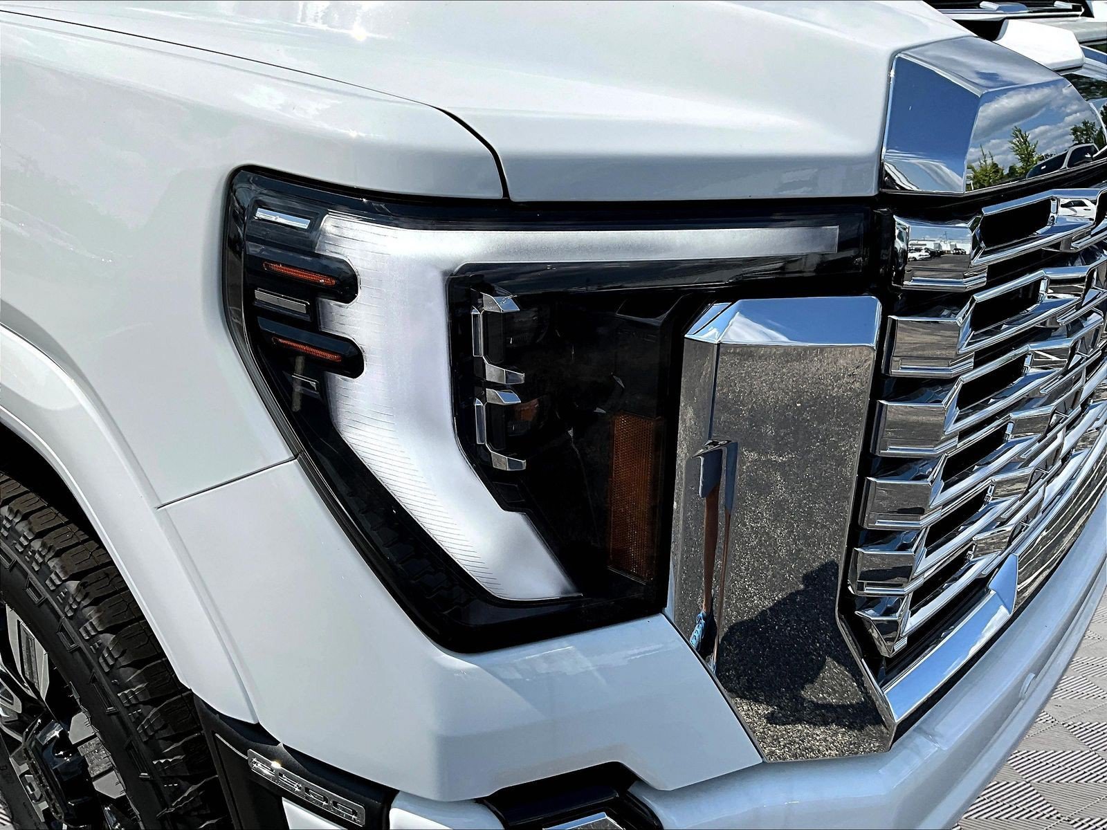 New 2026 GMC Sierra 2500 Denali w/ Denali Reserve Package AWD/4WD image 8