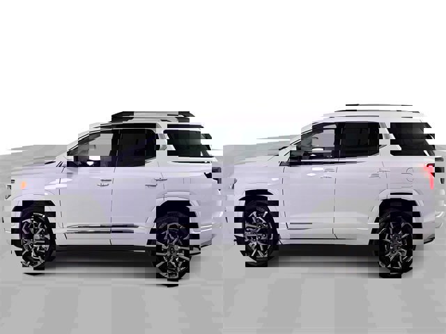 Used 2023 GMC Acadia Denali image 5