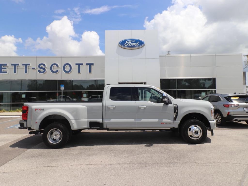 New 2026 Ford F350 Platinum w/ Platinum Plus Package AWD/4WD image 17