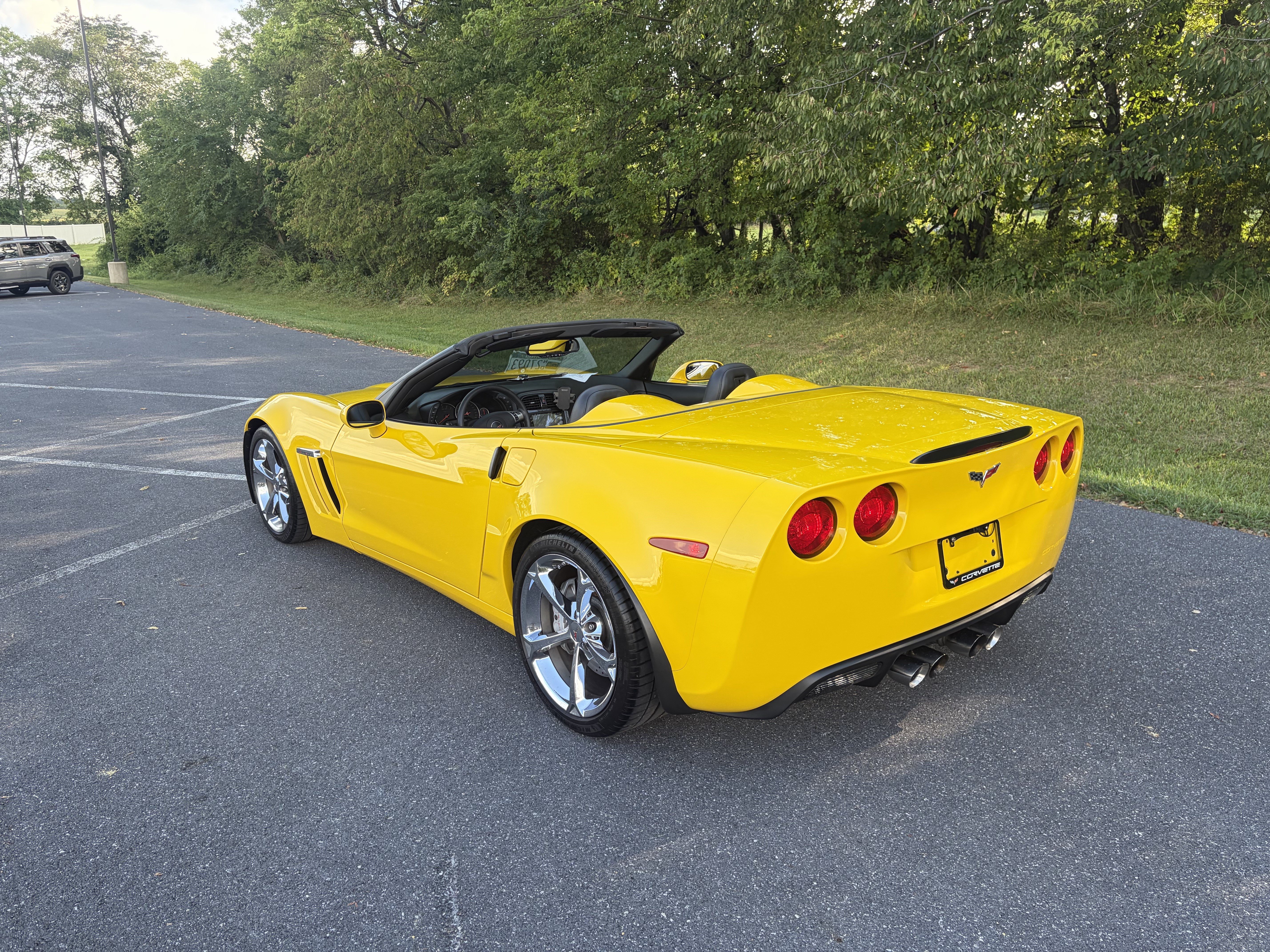 Used 2010 Chevrolet Corvette Grand Sport w/ Preferred Equipment Group RWD image 7