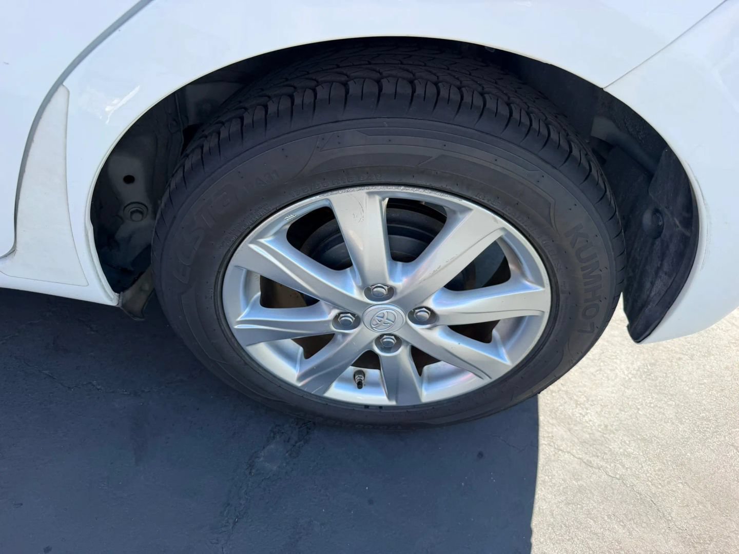 Used 2016 Toyota Yaris LE FWD image 14